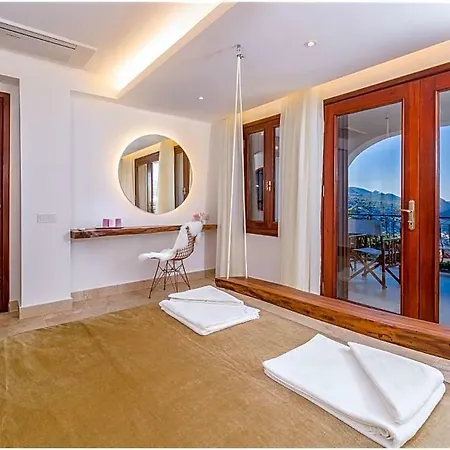 Villa Sleeps 8 Air Con *