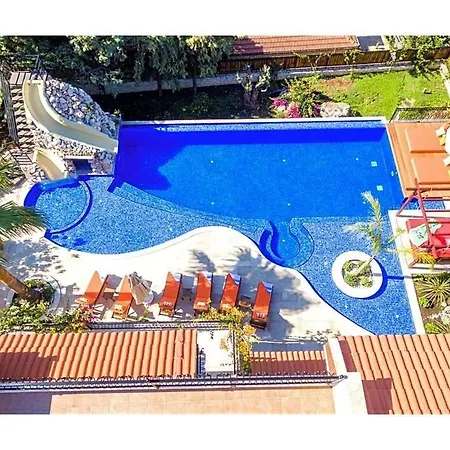 Villa Sleeps 8 Air Con Kalkan