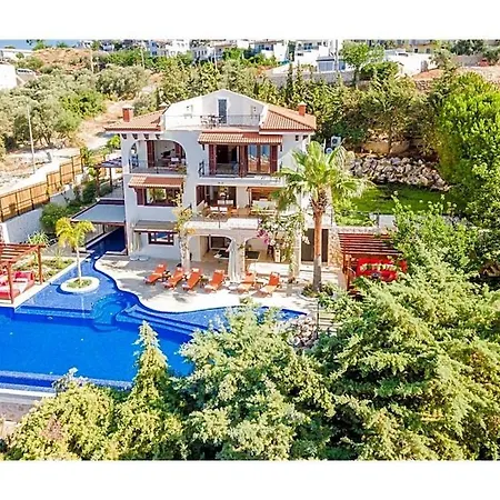 Villa Sleeps 8 Air Con *