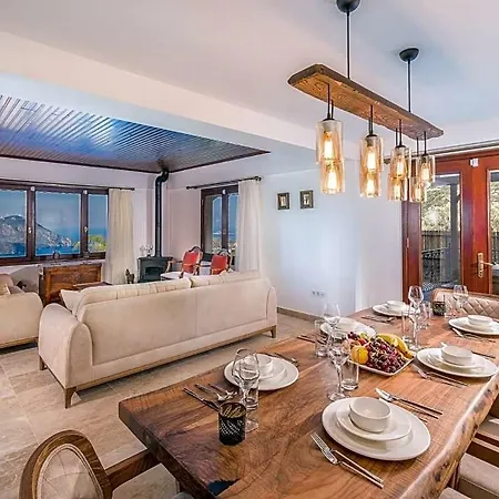 Sleeps 8 Air Con * Kalkan