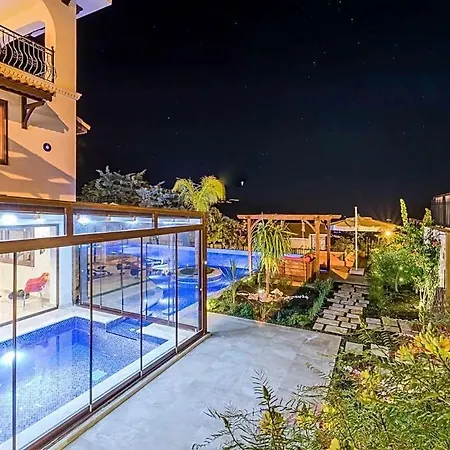 Sleeps 8 Air Con Kalkan