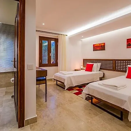 Sleeps 8 Air Con Villa