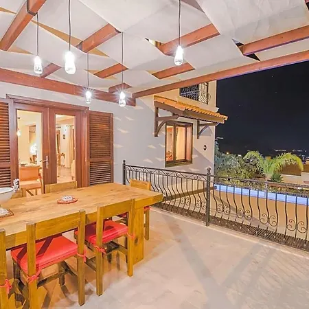 Villa Sleeps 8 Air Con *