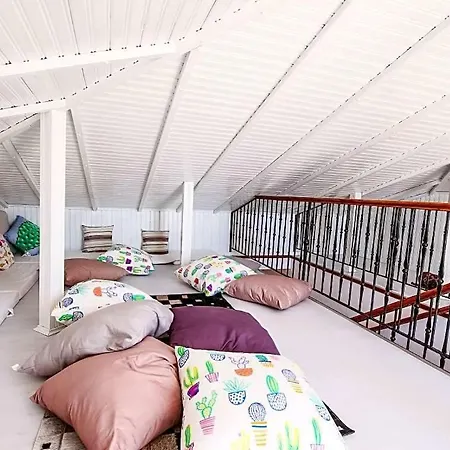 Sleeps 8 Air Con Villa