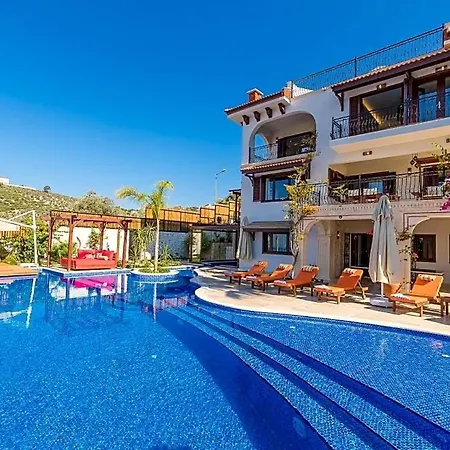 Sleeps 8 Air Con Villa *